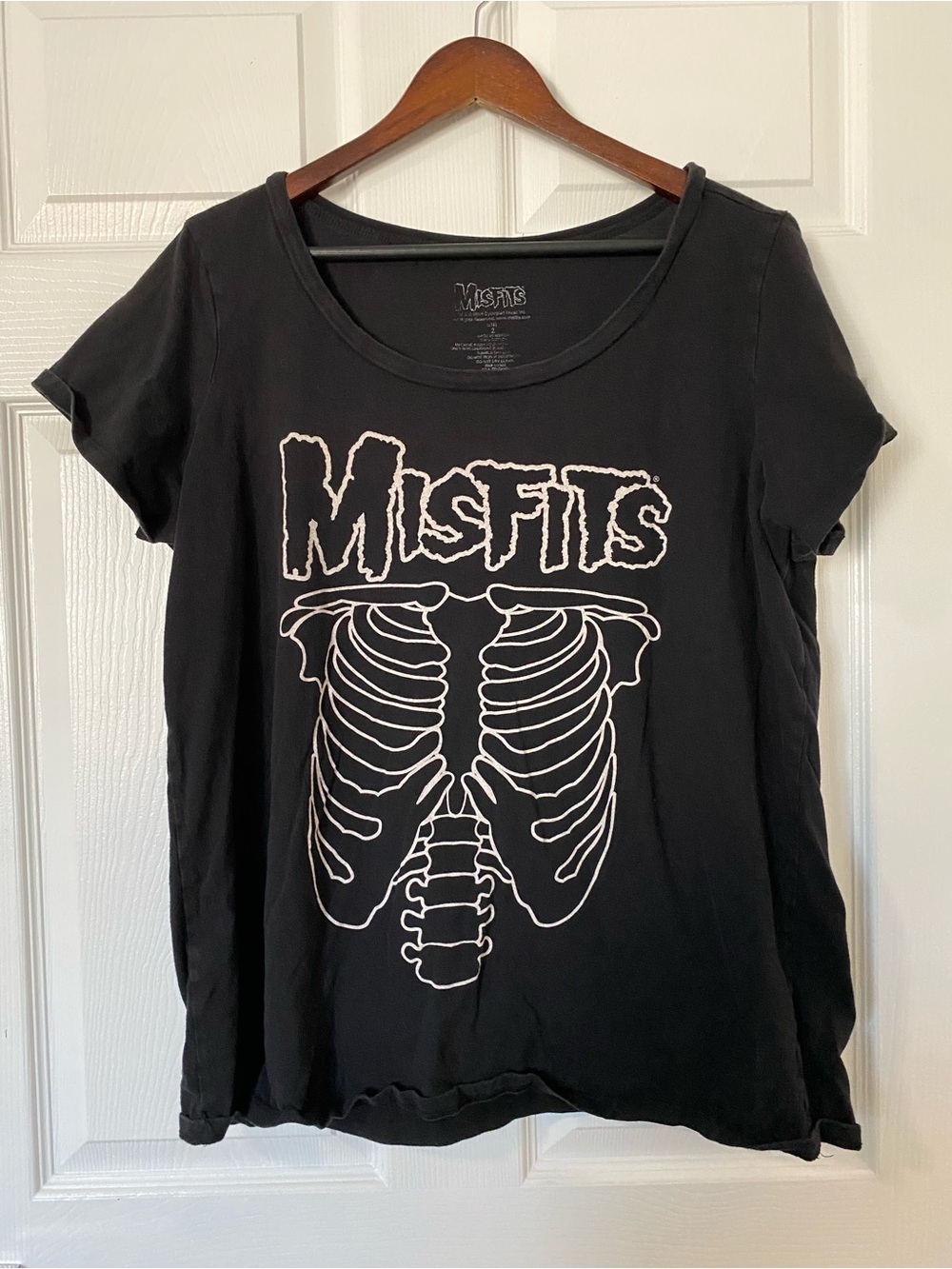 Torrid Misfits Short Sleeve Ribcage Black T-Shirt, Size 2